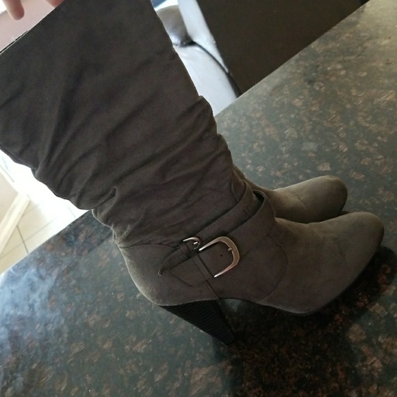 Boots - Picture 3 of 7